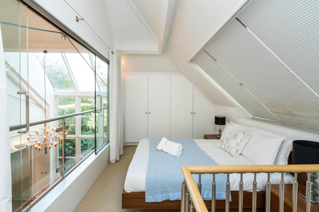 Unique 2 Bedroom Converted Artists Studio Casa de Férias Londres